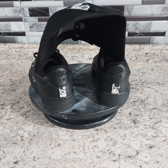 Nike air force. Custom mickey mouse and custom hat - Picture 3 of 4